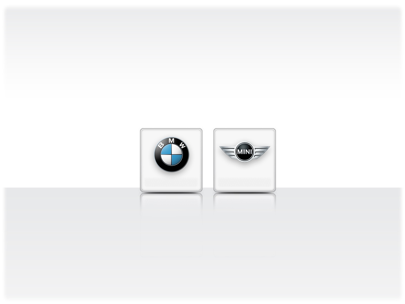 BMW and MINI logo tiles on the kiosk's start screen